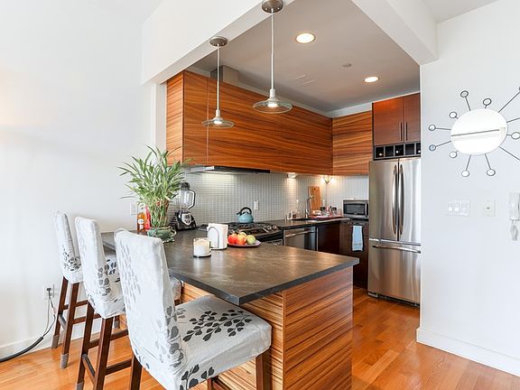 5th image of 11-24 31st Ave #6C