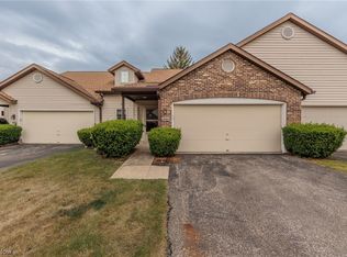 5681 Gateway Ln #602, Brookpark, OH 44142