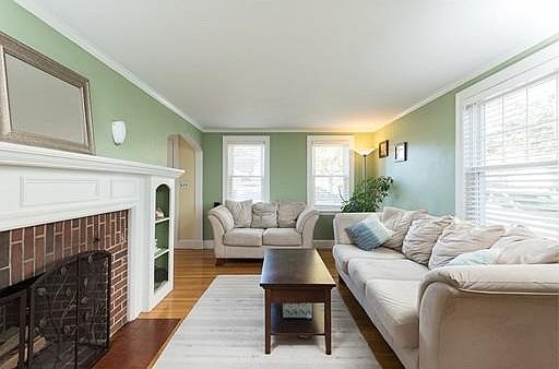 4th image of 58 Belmont St