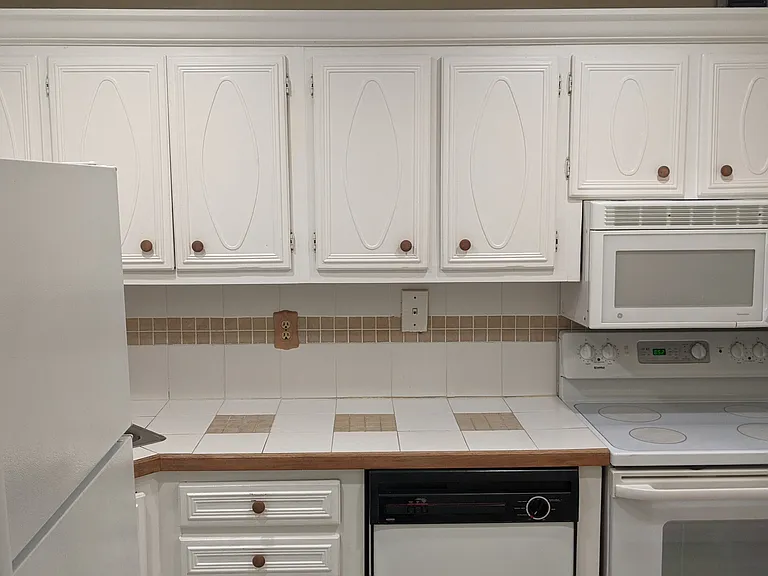 3125 Oakland Shores Dr #B111 — Photo 2