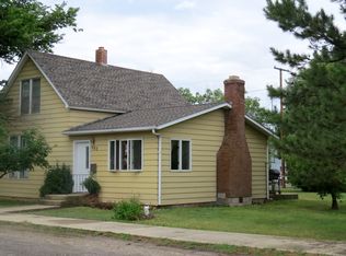 324 W Virginia St, Lewistown, MT 59457