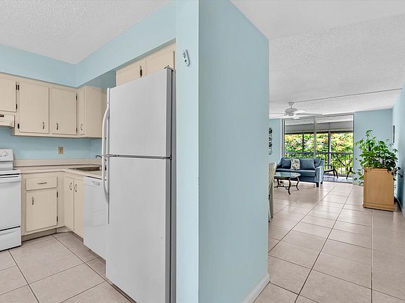 4th image of 14701 Cumberland Drive #3060