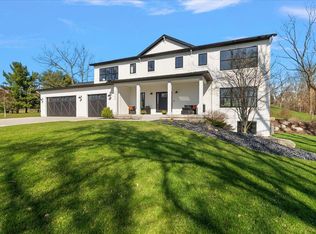 2596 Dean Lake Ave NE, Grand Rapids, MI 49505
