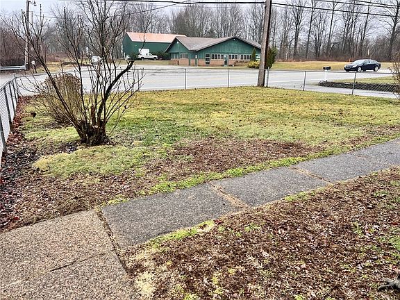 2nd image of 756 Morgantown Rd S