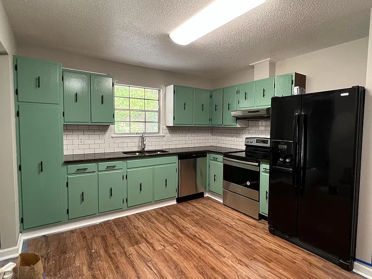 1018 Brynewood Ter — Photo 2
