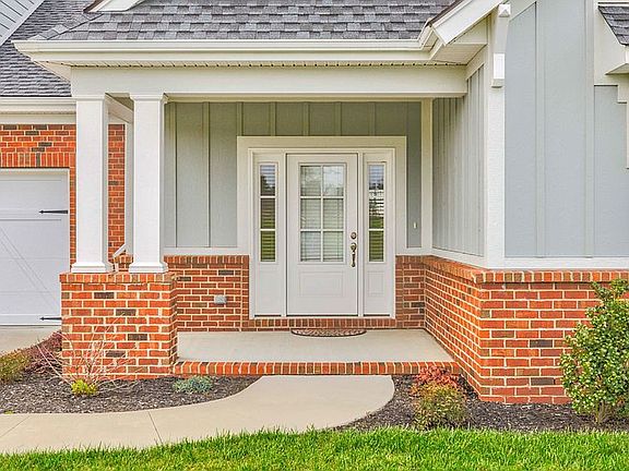 3rd image of 3873 Brookfield Dr.