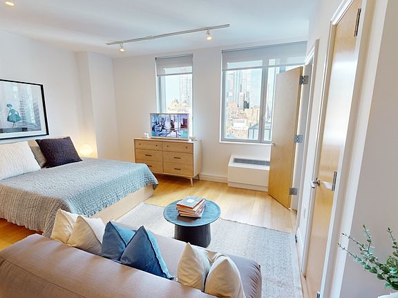 3rd image of 550 W 54th St APT 2011