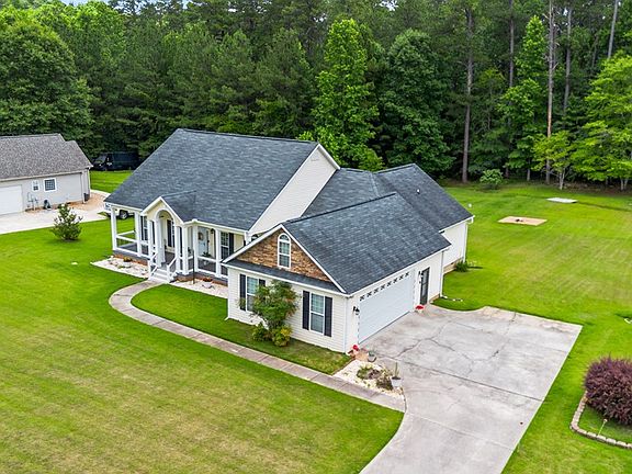 3rd image of 120 Copper Creek Dr