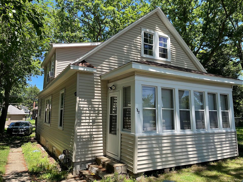 1st image of 542 Holliday St