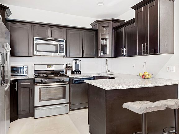 4th image of 9016 Avenue B
