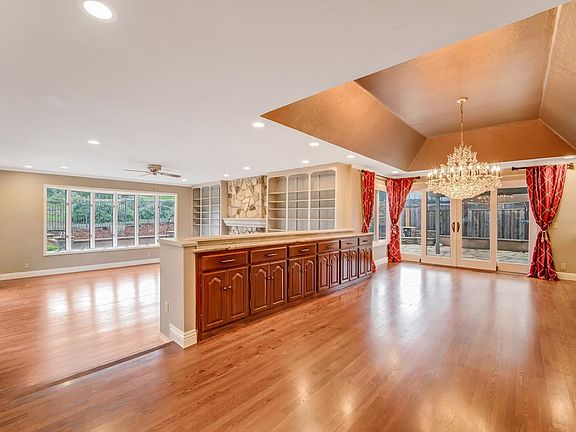 4th image of 6681 Hampton Dr