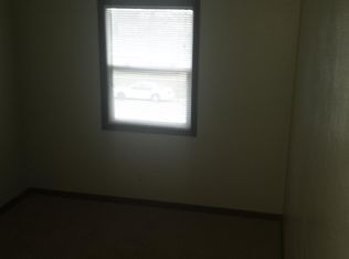 61 Manor Dr, Eldridge, IA 52748