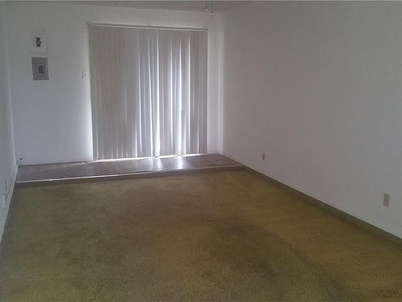 5th image of 602 Town North Dr