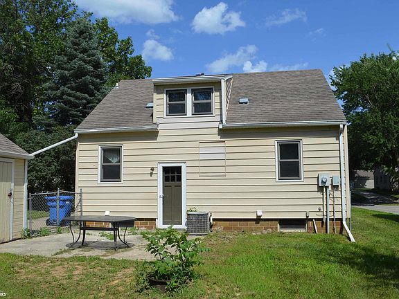 3rd image of 718 S Harlan St