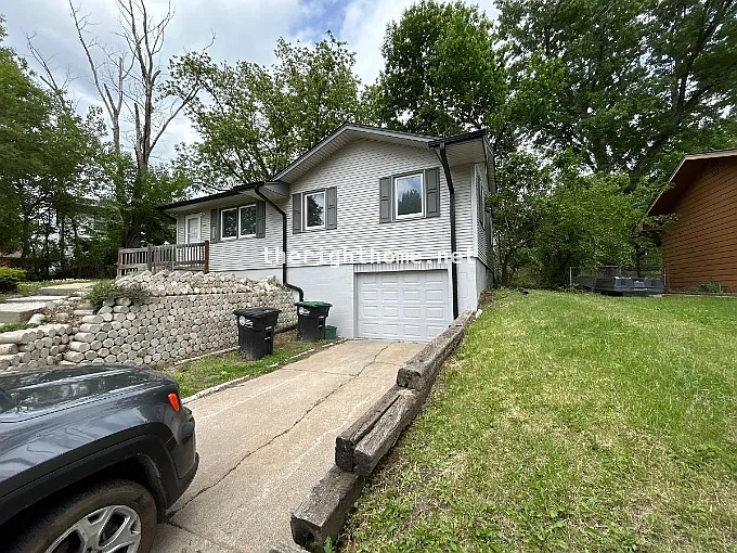 Building Photo - 6929 N 64th St