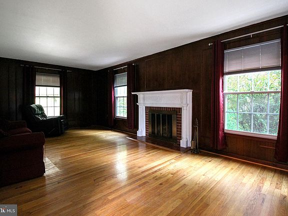 3rd image of 4106 Overlook Dr