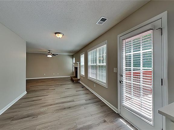 5th image of 28 Greystone Rdg