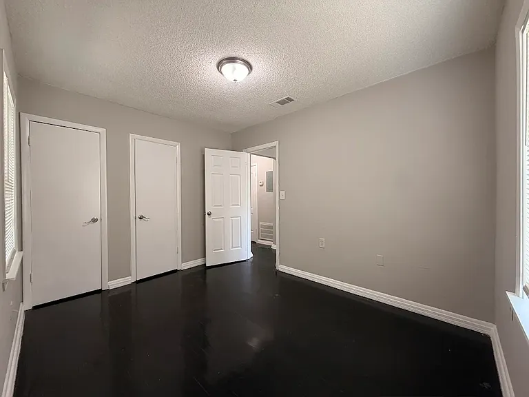 230 Rosser St SW #A — Photo 6