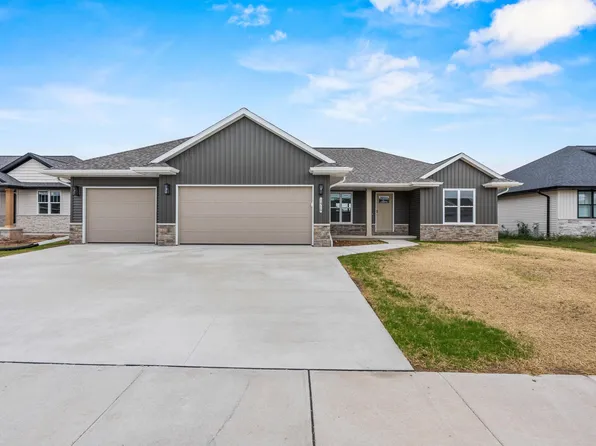 1418 Divinity Dr, De Pere, WI 54115