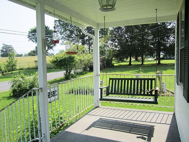 1st image of 3689 Park Way