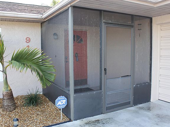 2nd image of 914 SE Bayfront Avenue