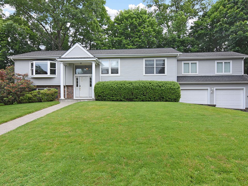 1st image of 7 Melissa Dr