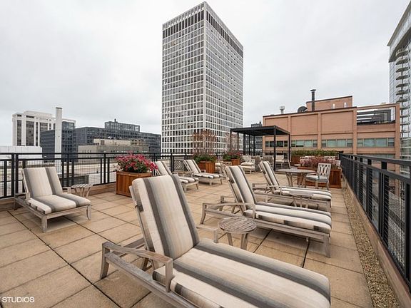 5th image of 850 N Dewitt Pl APT 18C
