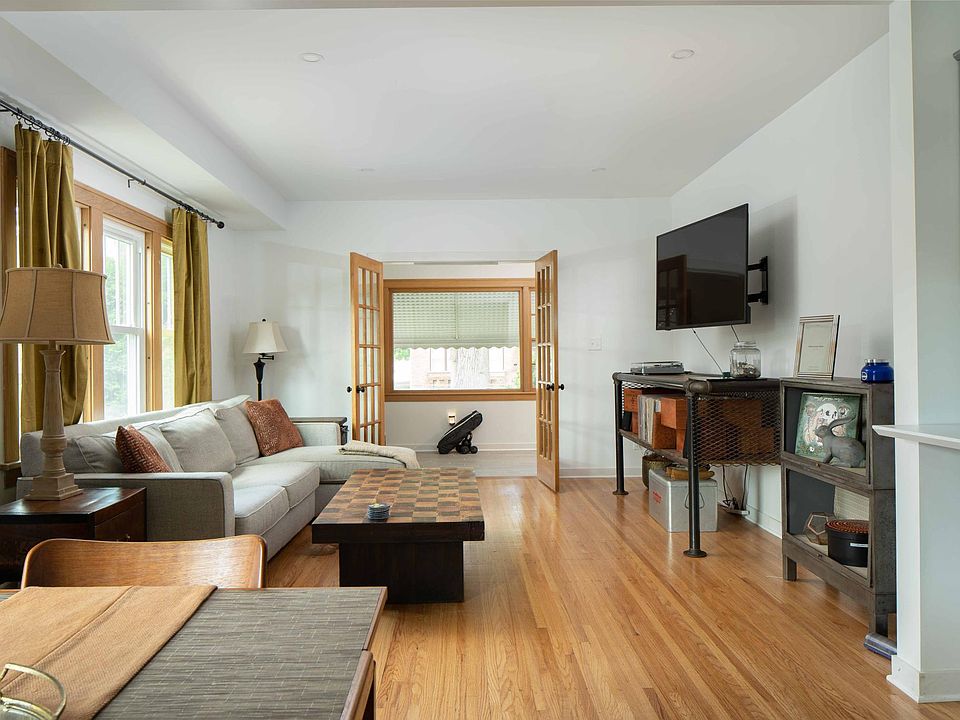 Sun drenched apartment with amazing recessed lighting, dimmers, adjustable fans and thermostats