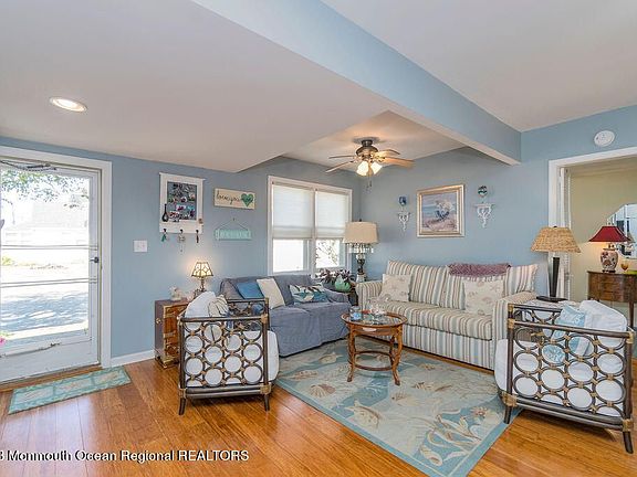 4th image of 204 N St