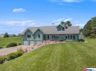 9706 N 96th St, Omaha, NE 68122