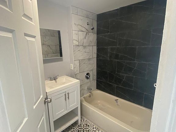 2nd image of 95 Parker St #8