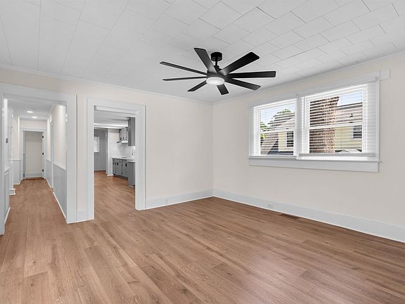 5th image of 514 Academy St