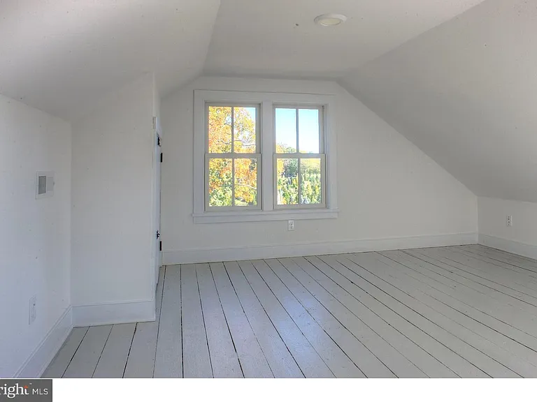 5253 Upper Mountain Rd — Photo 14