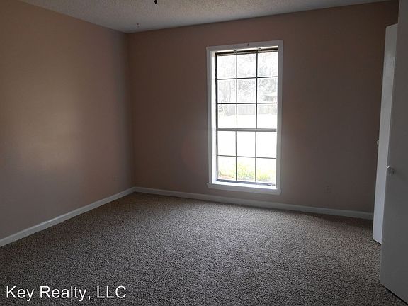 4th image of 813 Terra Ave