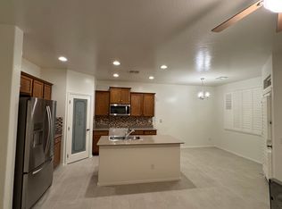 3339 E Comstock Dr, Gilbert, AZ 85296