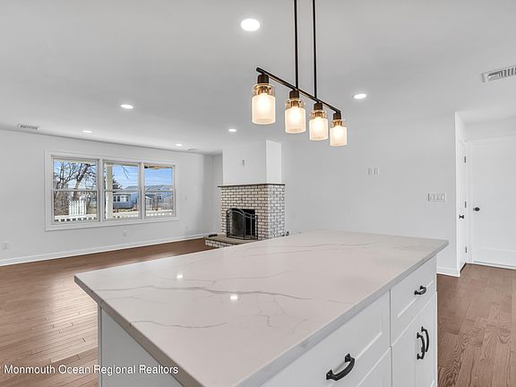 4th image of 103 Binnacle Ln