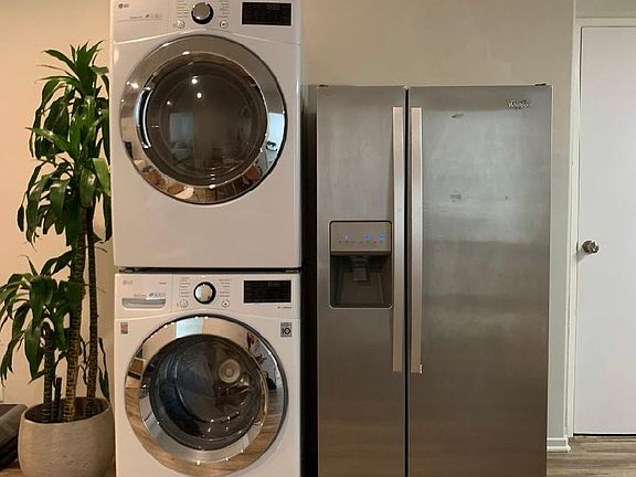 2nd image of 1242 9th St Unit 7