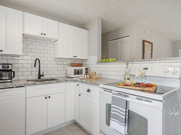 4th image of 2414 N Ramona Cir