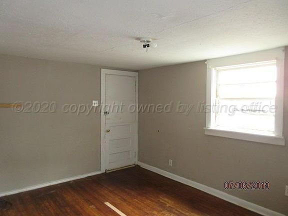 3rd image of 1022 N Duncan St