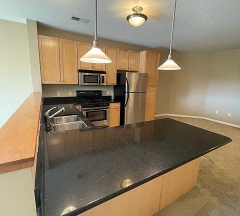 5th image of 1070 Grandview Ct NE APT 403