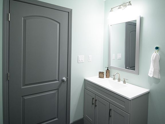 4th image of 901 Cherokee Blvd Unit 205