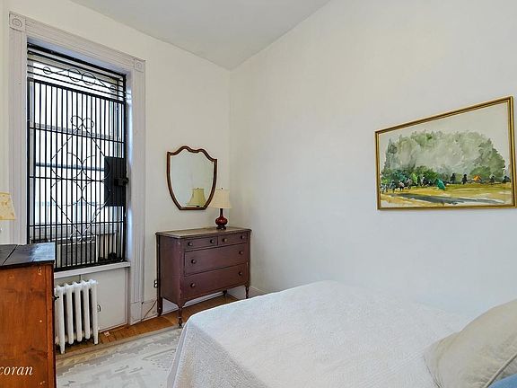 3rd image of 717 Washington St #3W