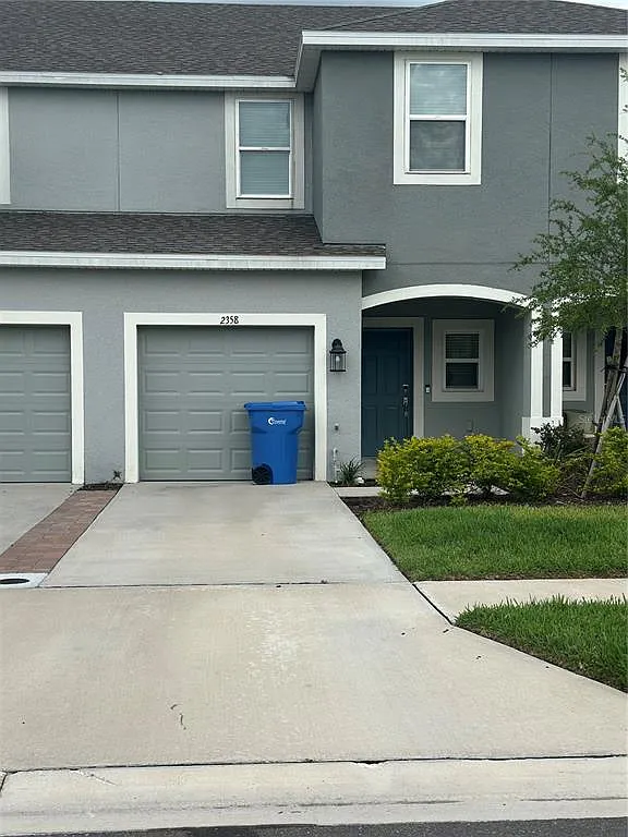 3 bed, 2.5 bath, 1373 sqft, $1,900 — Photo 2