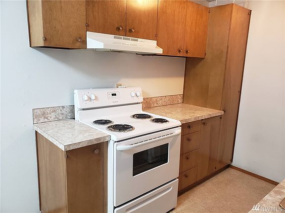 3rd image of 624 W Cedar St APT 3