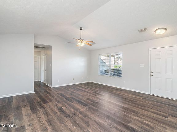 5th image of 6044 Glenmay Dr