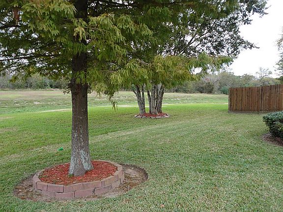 3rd image of 1813 Oakbrook Cir