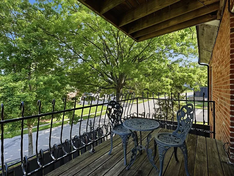 Beau Jardin Apartments — Photo 17