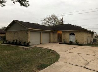 306 Baycrest Dr, League City, TX 77573