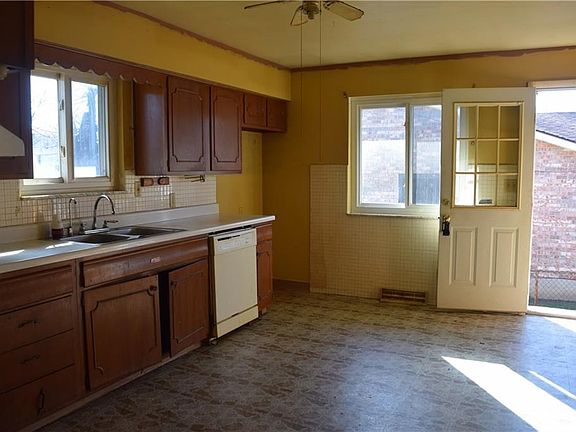3rd image of 2248 Ottello Ave