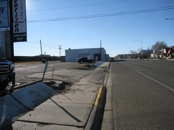 704 N Merrill Ave, Glendive, MT 59330